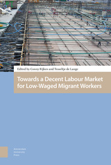 front cover of Towards a Decent Labour Market for Low-Waged Migrant Workers